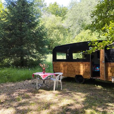 La Caravane Nature Saint-Julien-le-Petit ภายนอก รูปภาพ